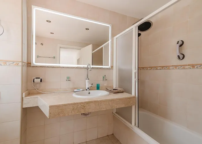 Comfortable 4-bedroom With Private Gardens Villa