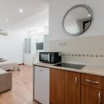 Willa Comfortable 4-bedroom With Private Gardens