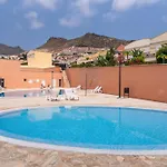 Willa Comfortable 4-bedroom With Private Gardens Costa Adeje (Tenerife)