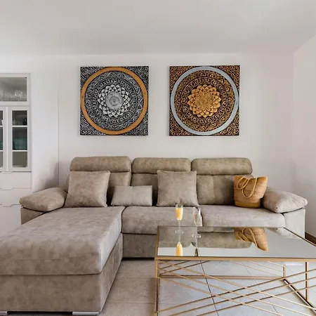 Comfortable 4-bedroom With Private Gardens Costa Adeje (Tenerife)