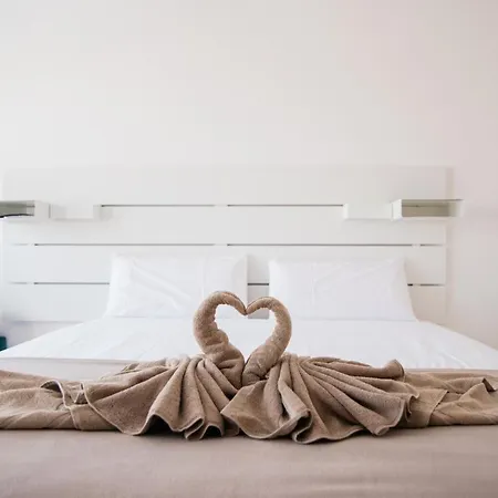 Comfortable 4-bedroom With Private Gardens * Costa Adeje (Tenerife)
