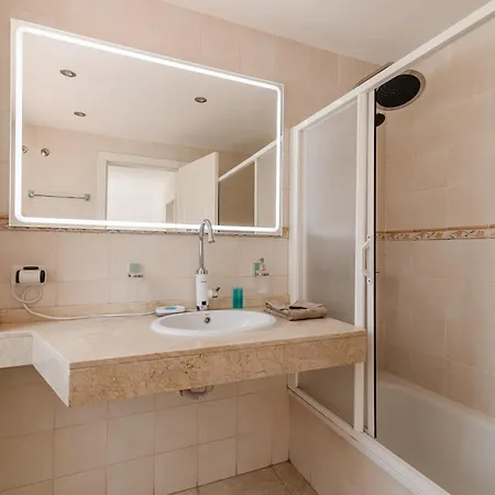 Comfortable 4-bedroom With Private Gardens Villa