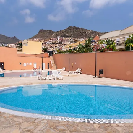 Villa Comfortable 4-bedroom With Private Gardens Costa Adeje (Tenerife)