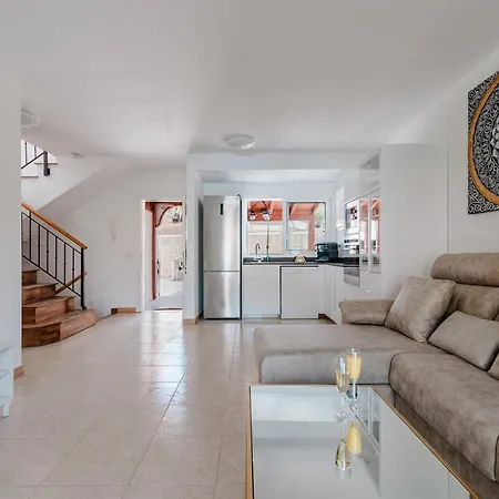 Comfortable 4-bedroom With Private Gardens Villa