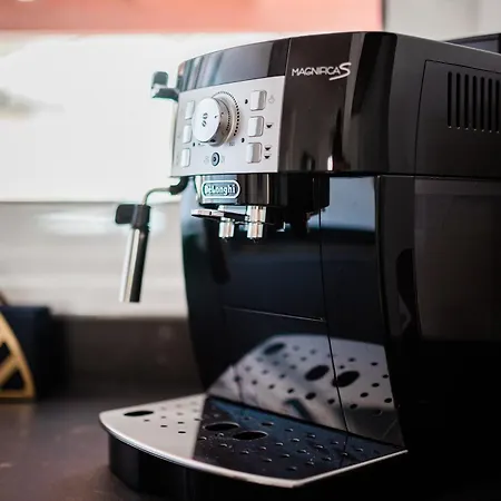 Villa Comfortable 4-bedroom With Private Gardens