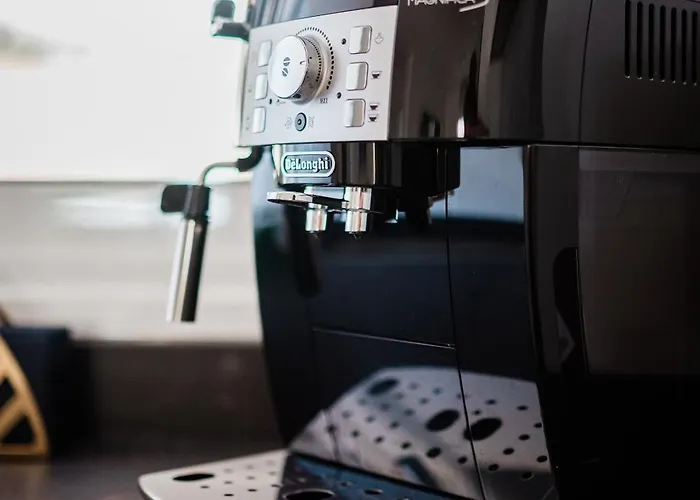 Вілла Comfortable 4-bedroom With Private Gardens